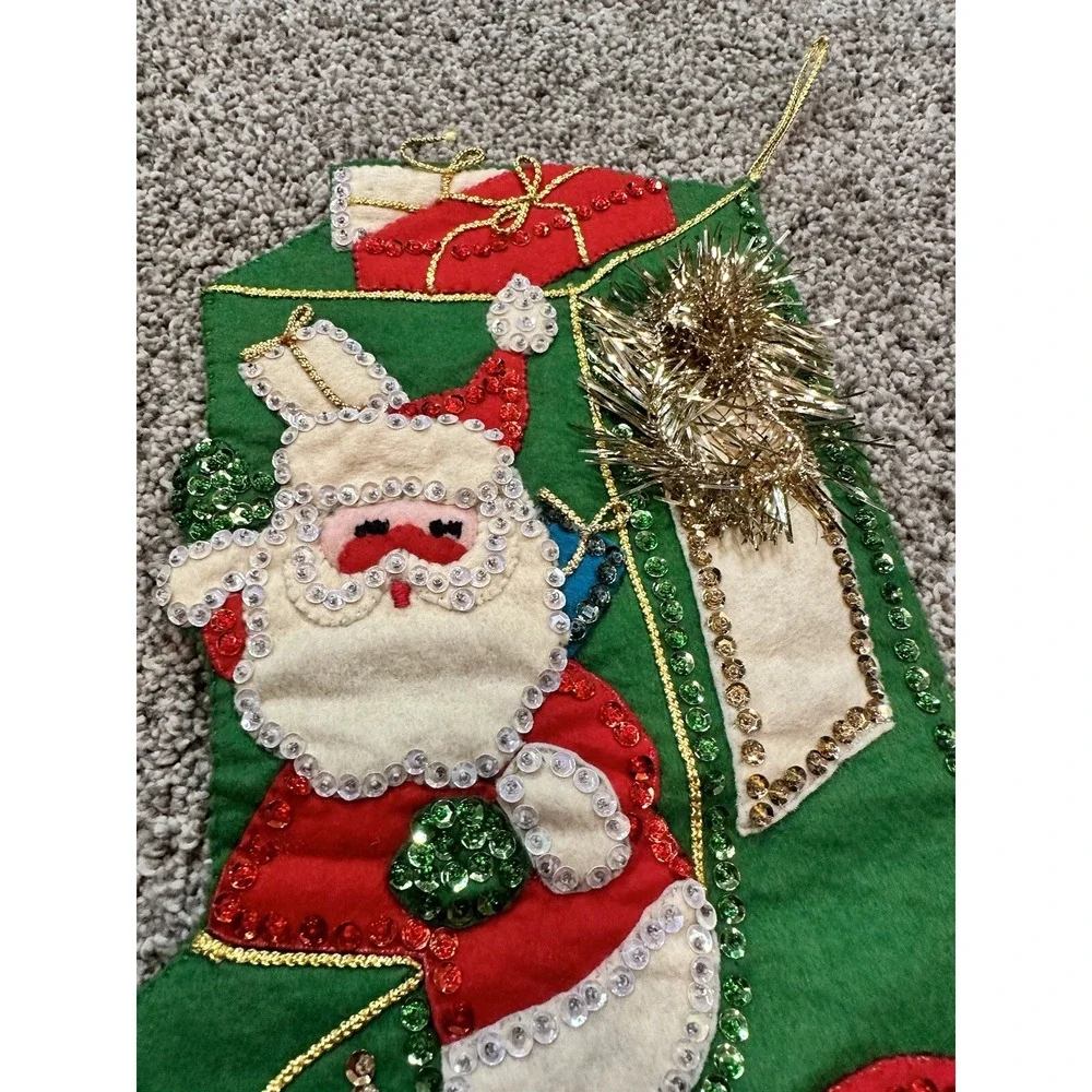 Vintage Handmade Christmas Wall Hanging Sequins Santa in Old Car‎